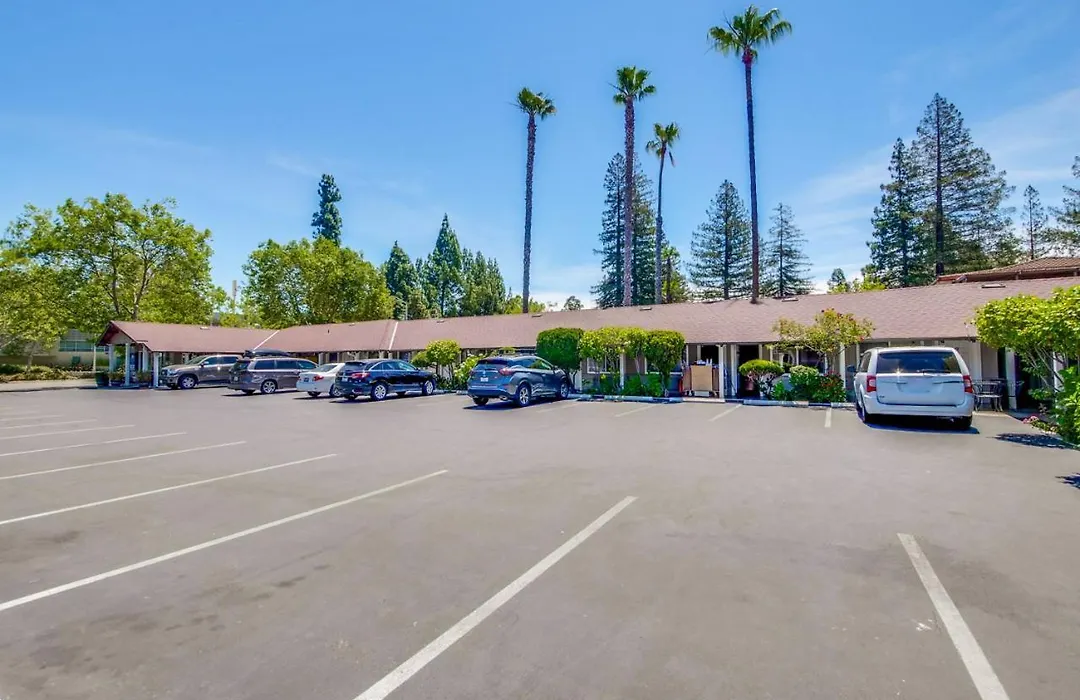 Americas Best Value Inn - Sky Ranch Palo Alto-1