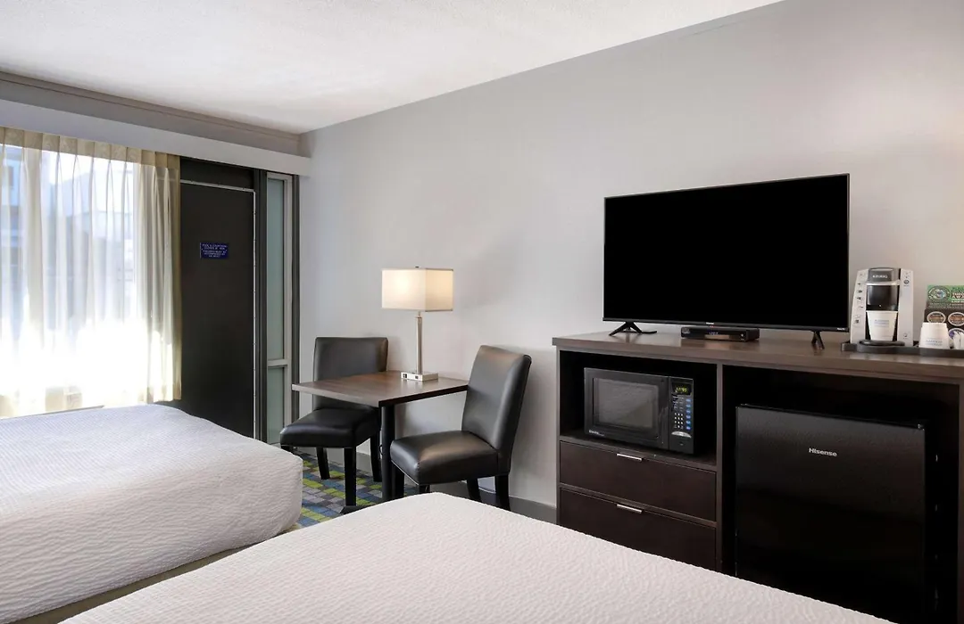 Days Inn By Wyndham Victoria Airport Sidney-1