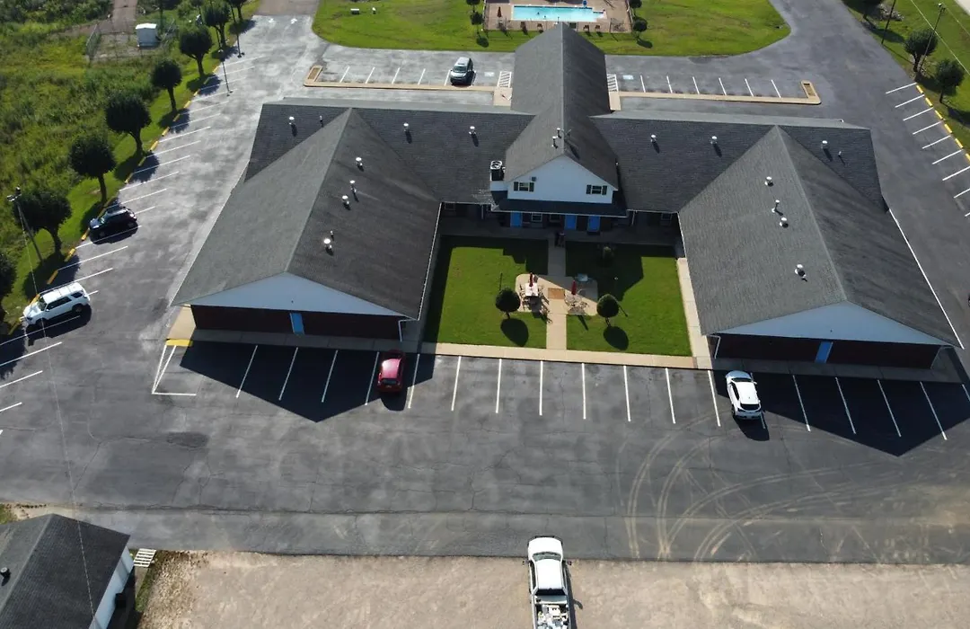 Days Inn By Wyndham Savannah-1