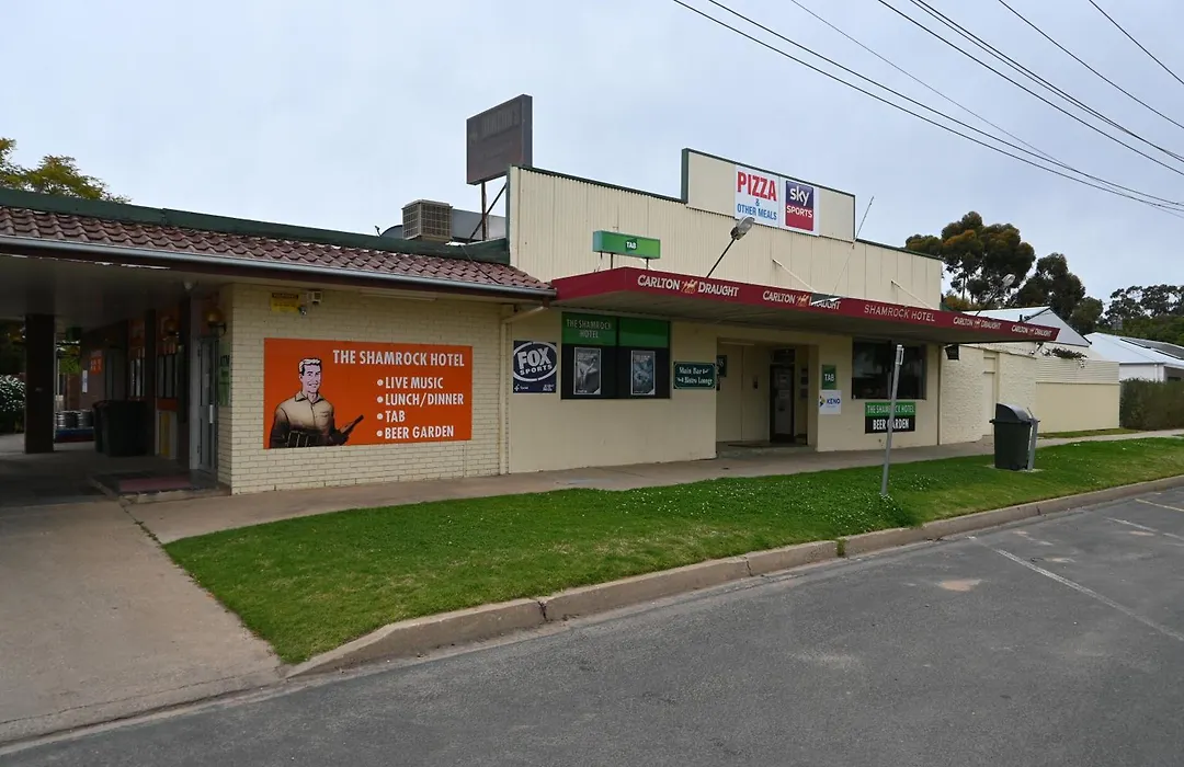 The Shamrock Hotel Balranald-1