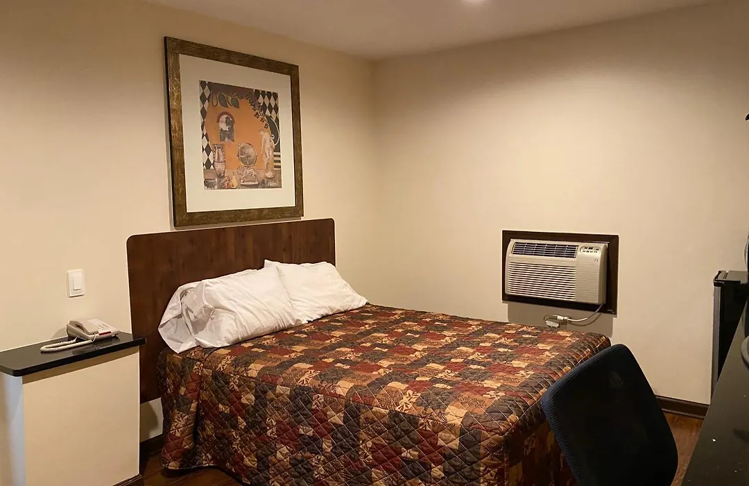 Budget Inn-1