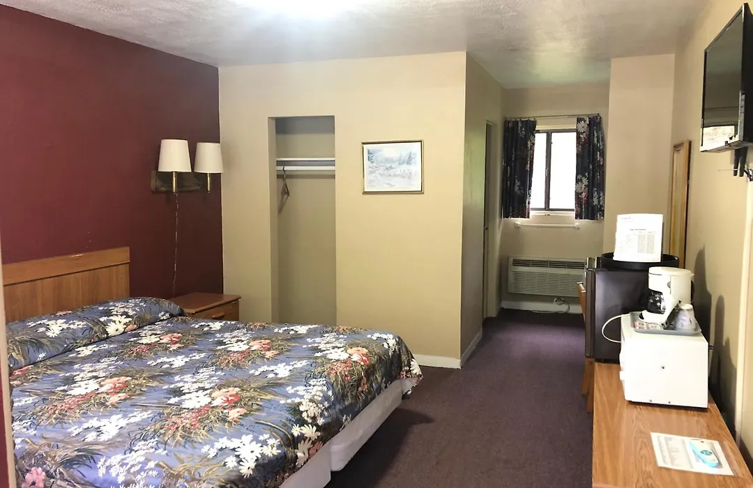 Laurel Park Inn-1