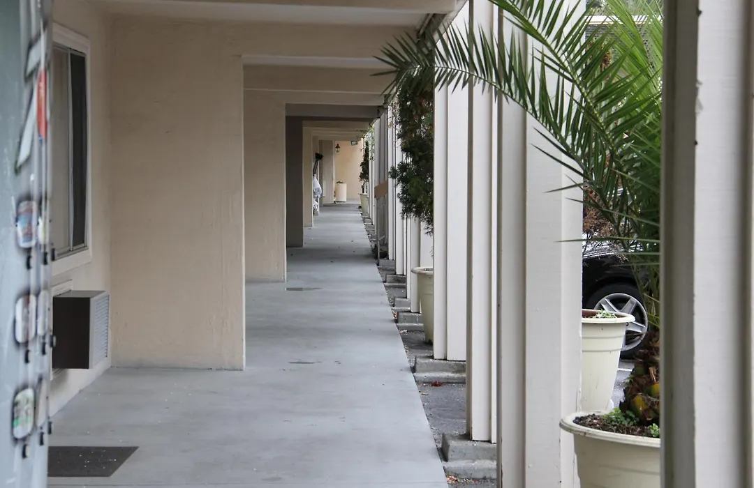 Caravelle Inn Extended Stay-1