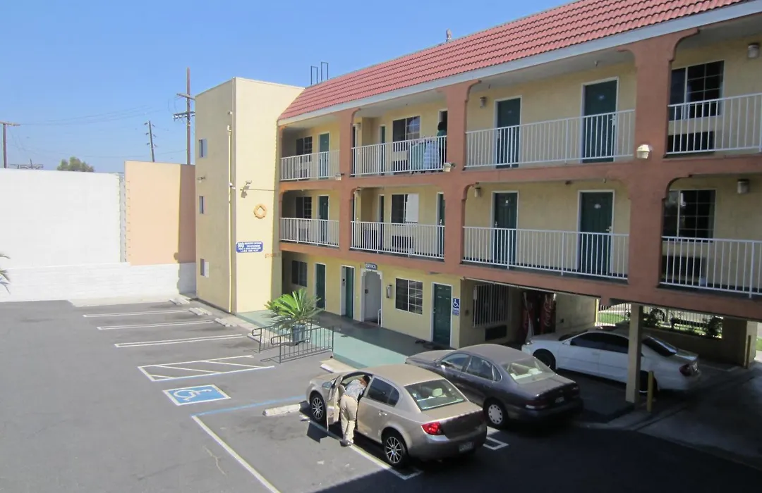 Starlight Inn, Valley Blvd - Downtown La-1