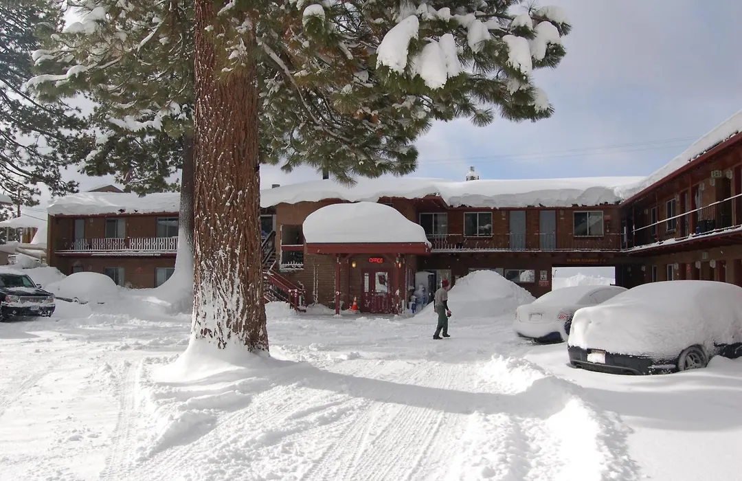 Crown Motel-1