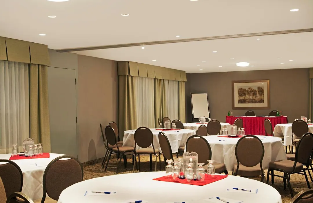 Travelodge By Wyndham Oshawa Whitby-1