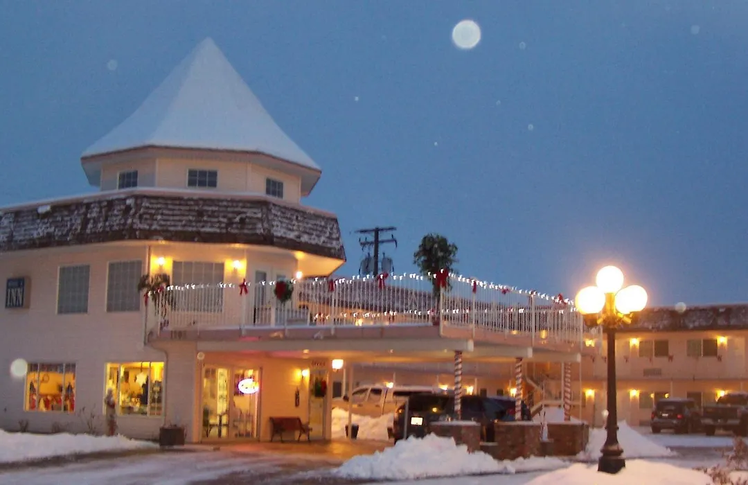 Model A Inn-1