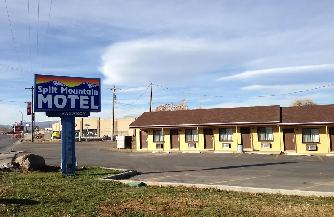 Split Mountain Motel-1