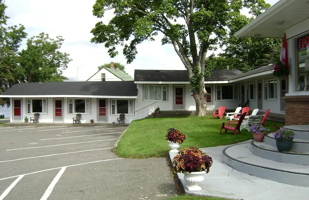 Lakelawn B&B And Motel-1