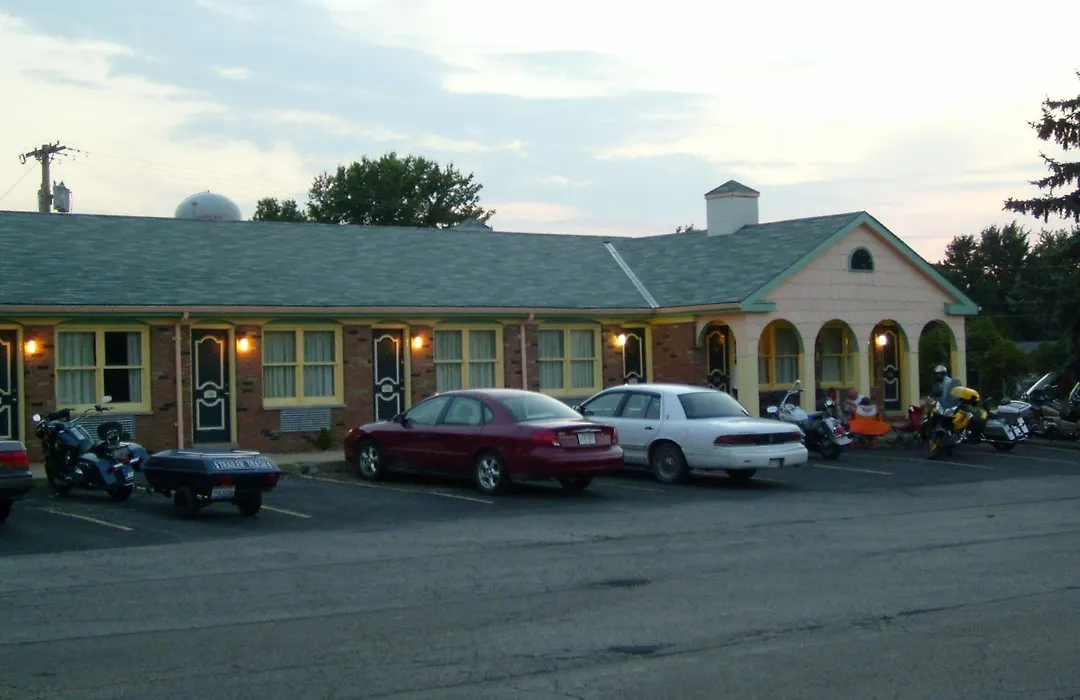 Relax Inn - Shelby-1