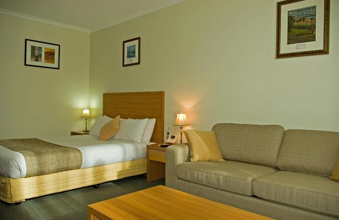 Admiralty Inn-1