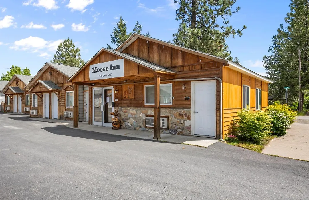Moose Inn-1