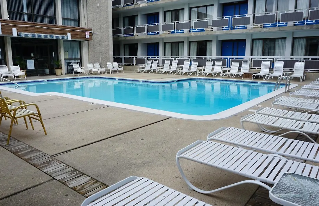 Windjammer Motor Inn-1