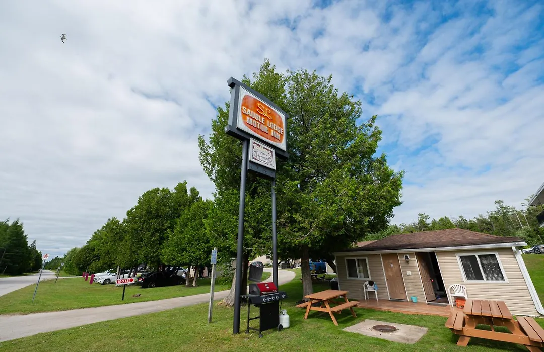 Sauble Beach Lodge-1