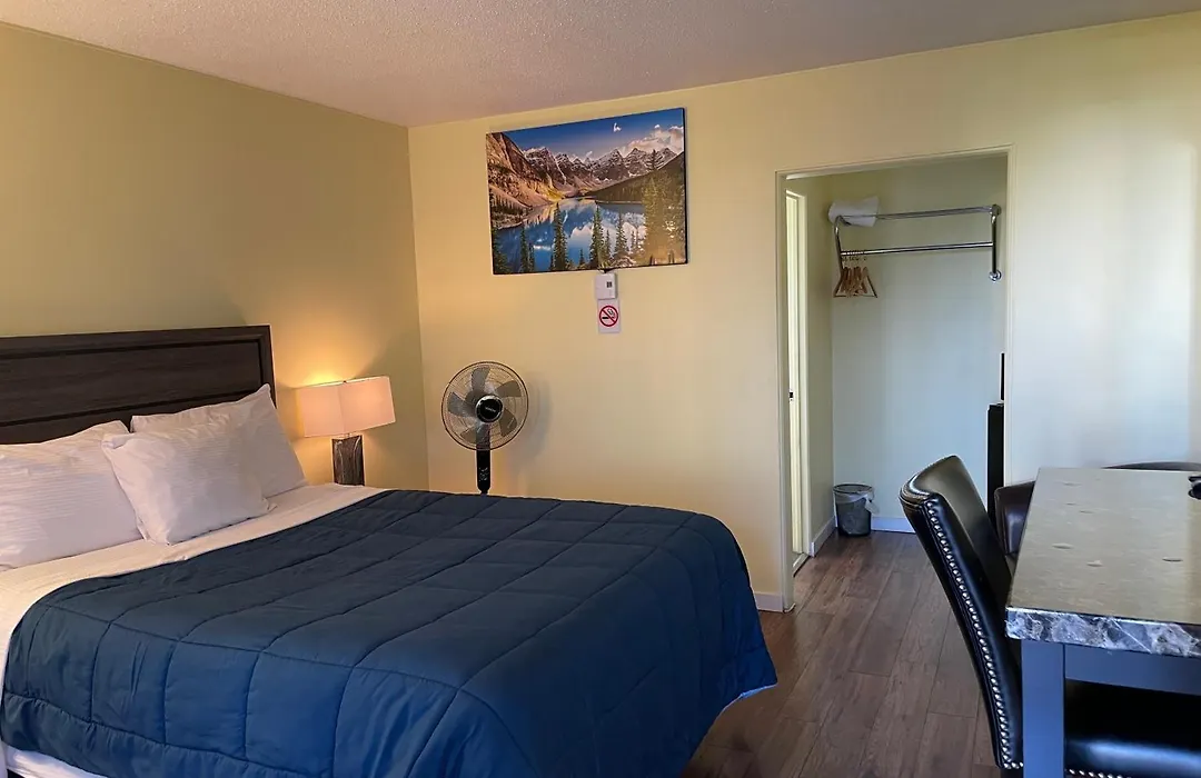 Port-O-Call Inn-1