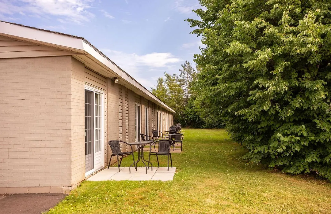 Canadas Best Value Inn & Suites-Charlottetown-1