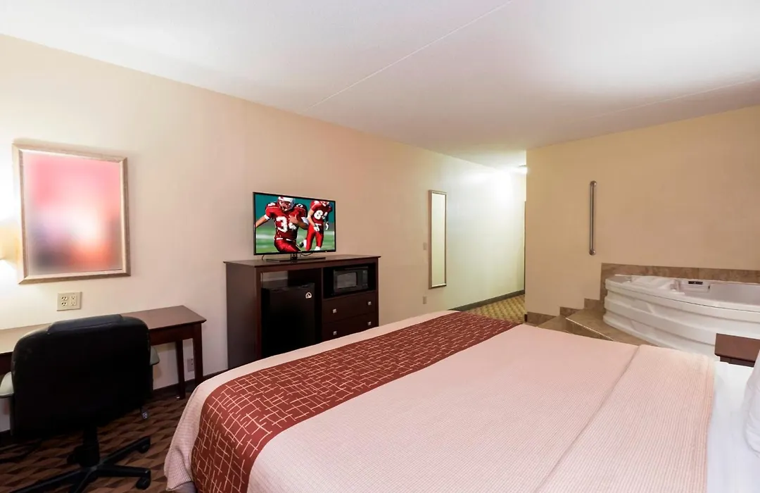 Red Roof Inn & Suites Cincinnati North-Mason-1