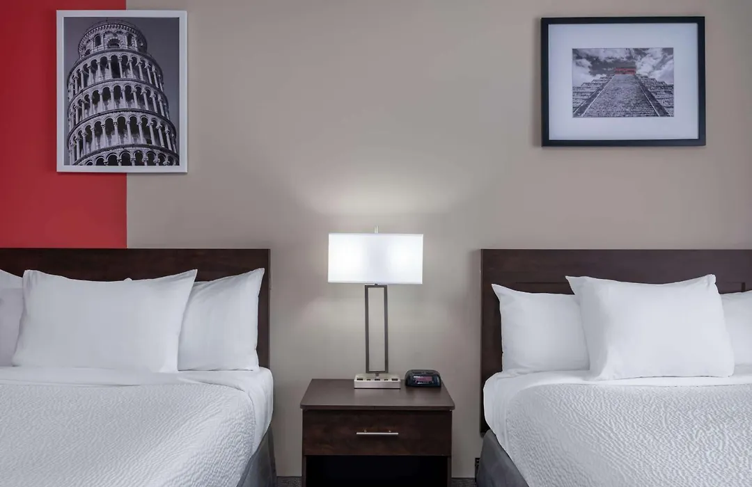 Ramada By Wyndham Thunder Bay Airlane Hotel-1