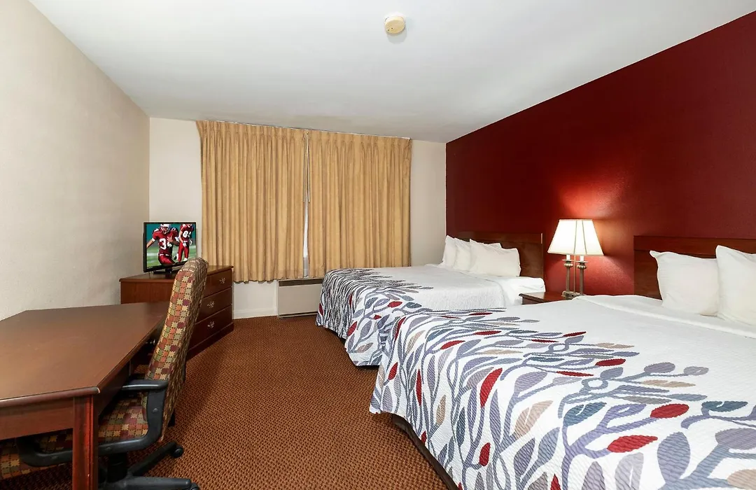 Red Roof Inn & Suites Hazleton-1