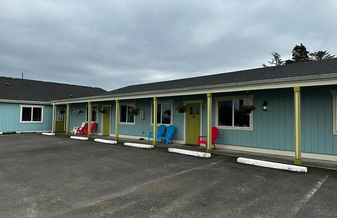 Coastal Inn And Suites-1