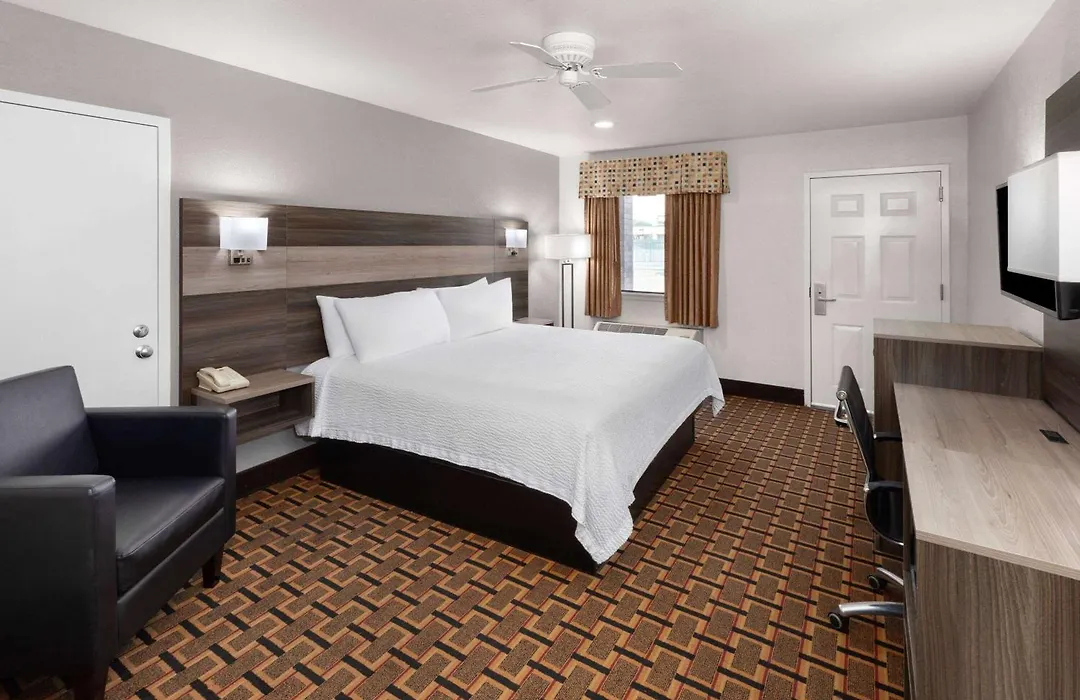 Ramada Limited San Angelo-1