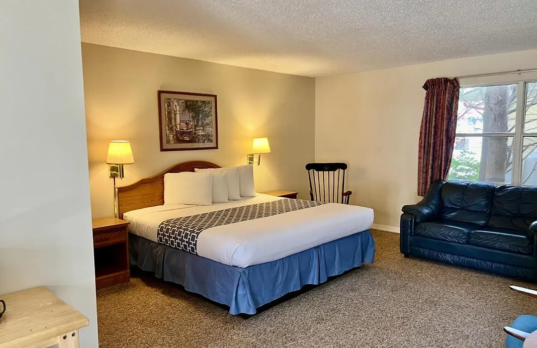 Four Seasons Inn-1