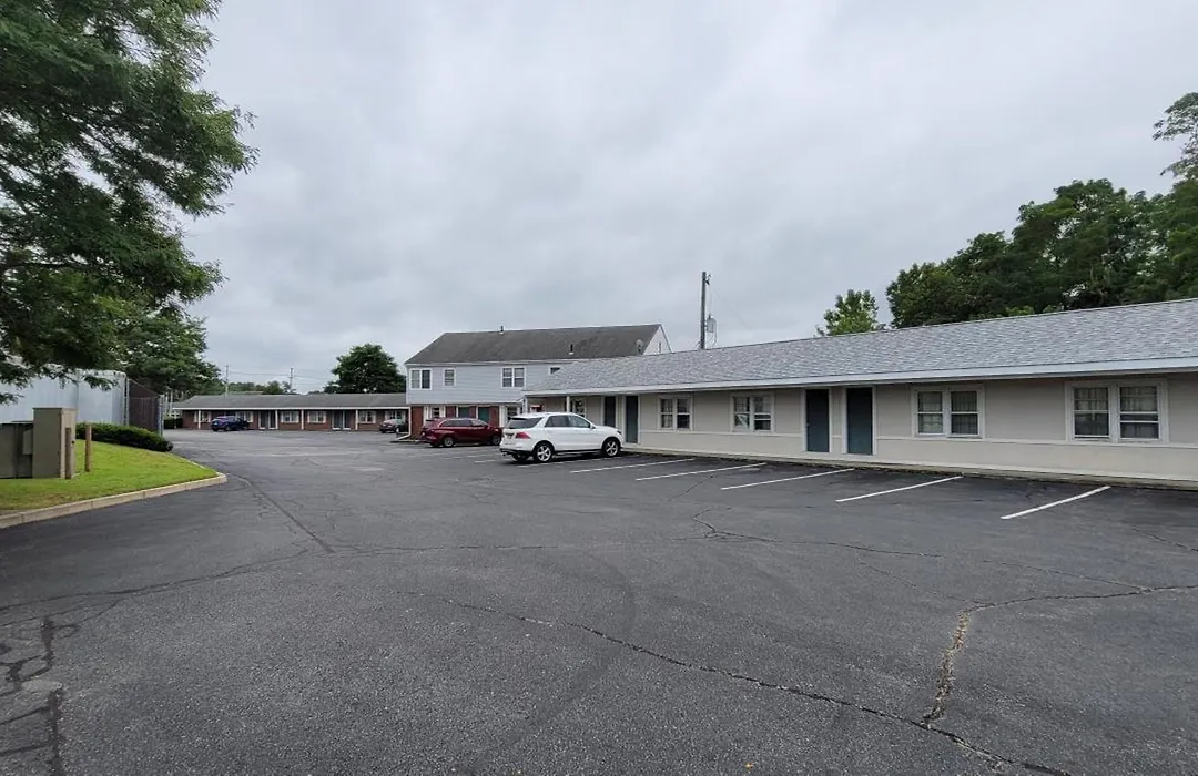 Town & Country Inn-1