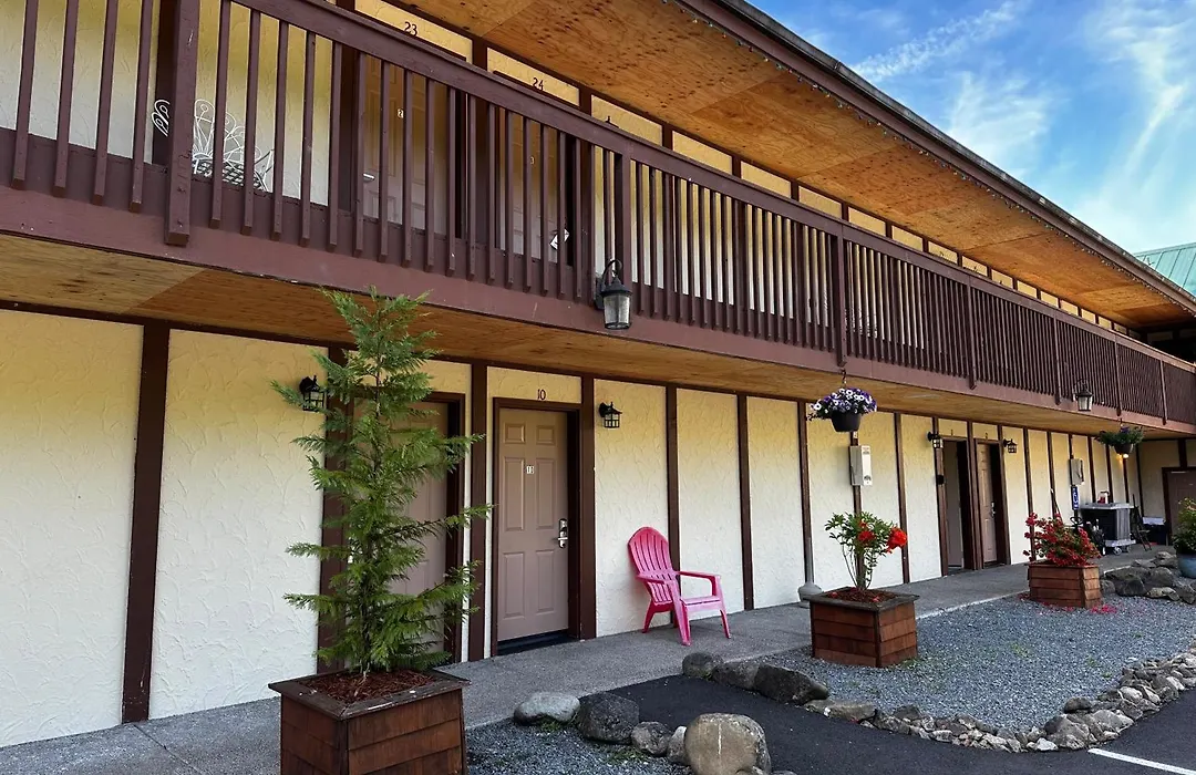 Packwood Lodge & Cabins-1