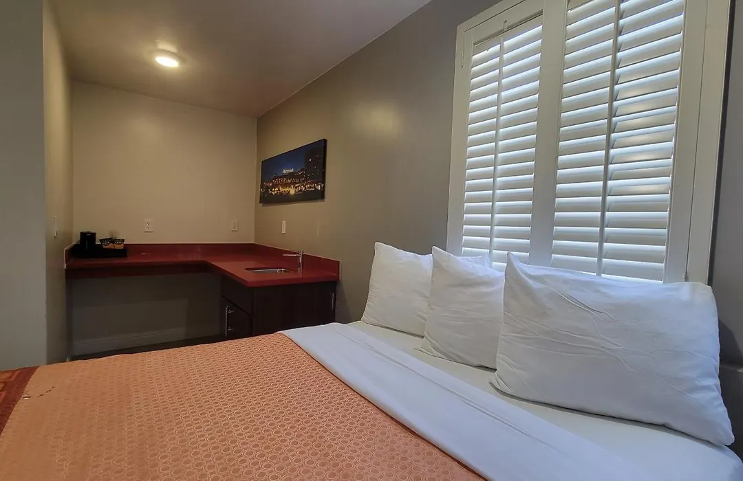 Presidio Parkway Inn-1