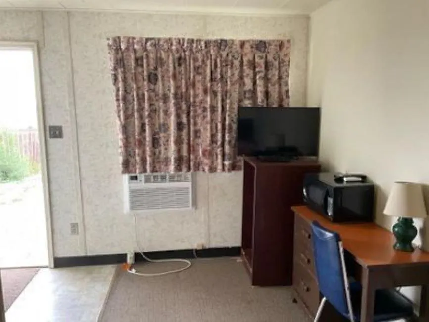 Gull Lake Lodge Motel-1