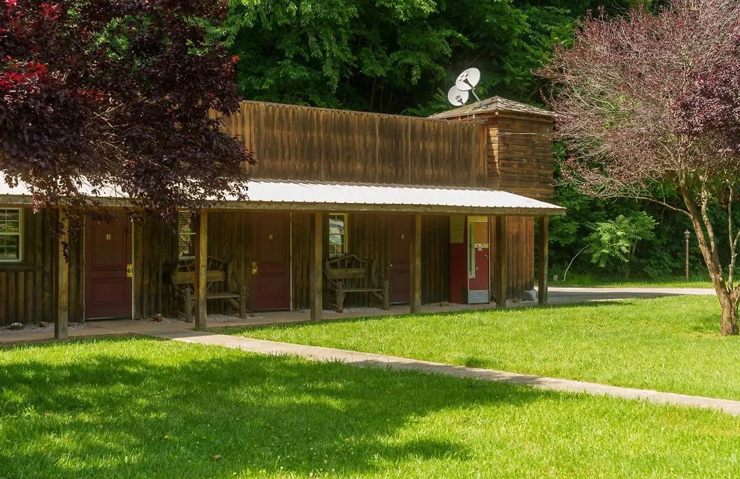 Seneca Pines Lodge-1