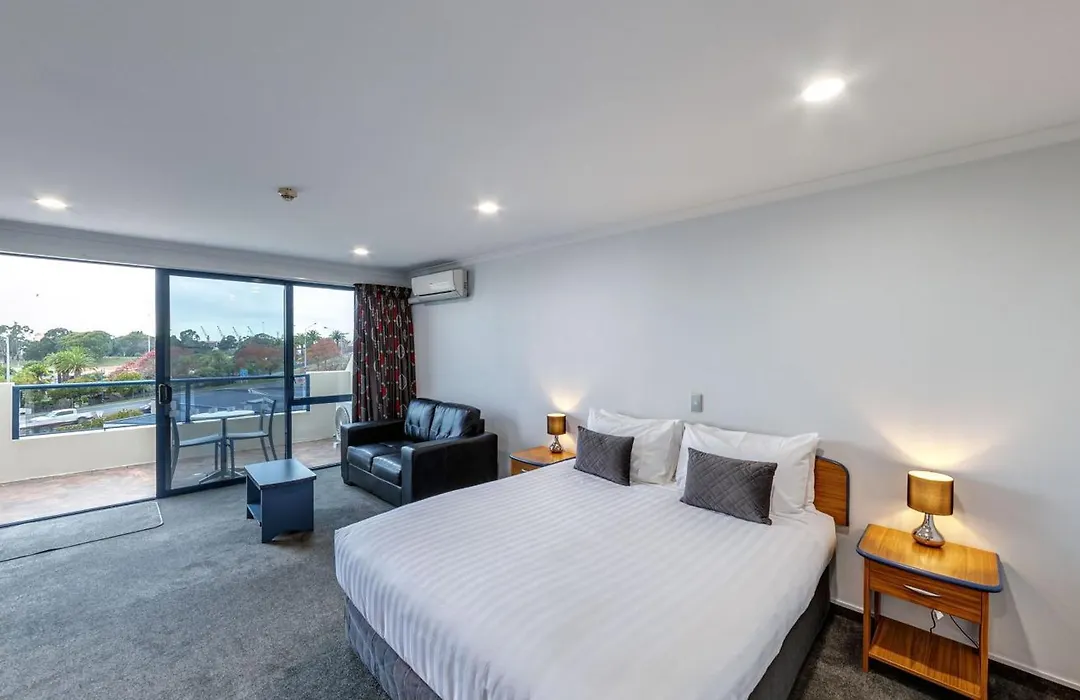 Bay Viaduct Motor Lodge-1