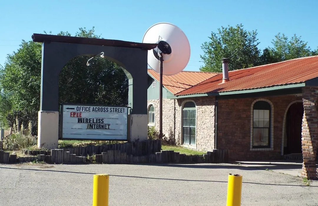 Frontier Motel-1