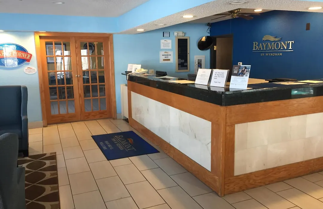 Baymont By Wyndham Harvard-1