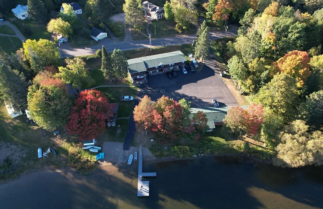 Lakeshore Motel Ice Lake-1