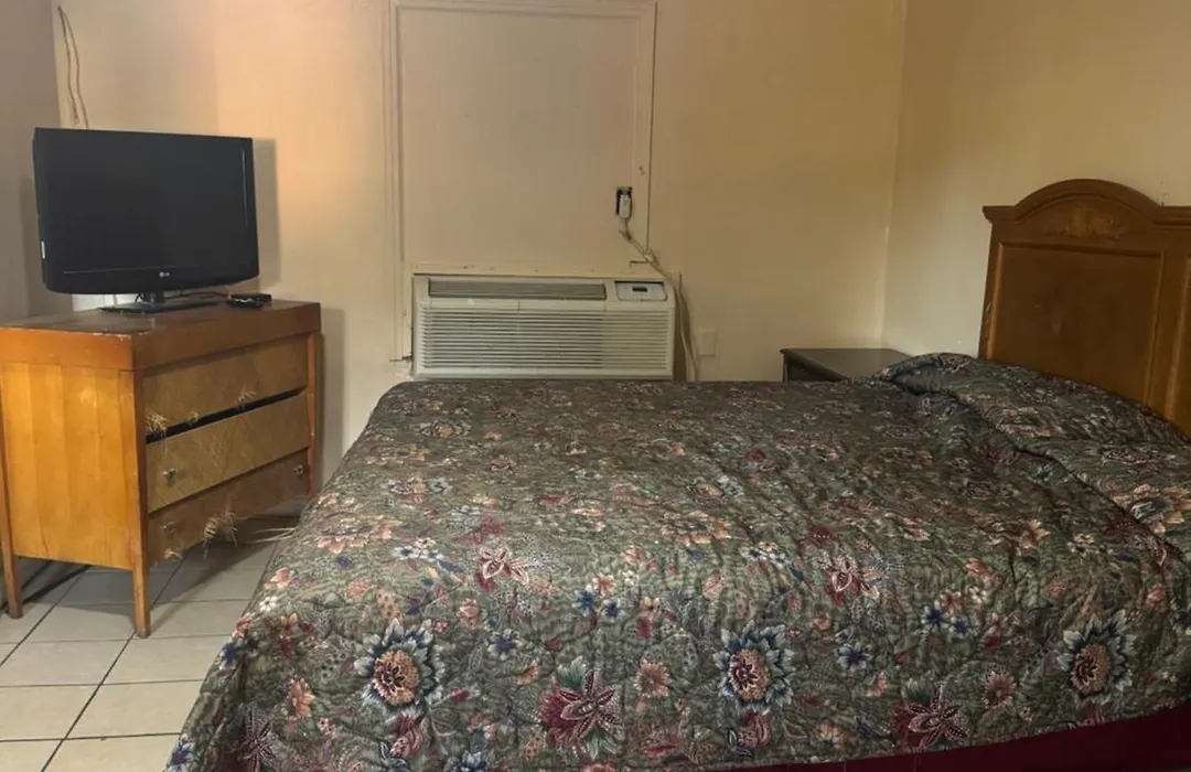 Royal Arms Motel-1
