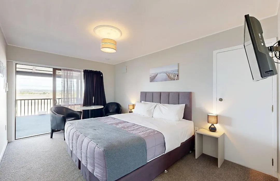 Albatross Motel-1
