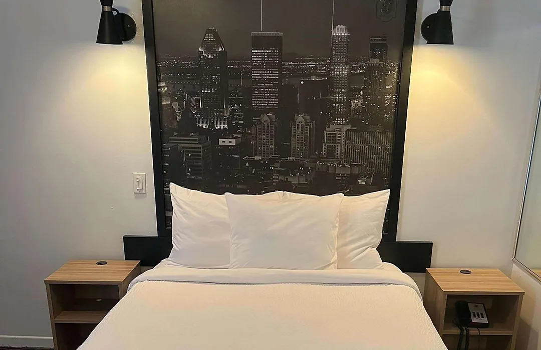 Super 8 By Wyndham Montreal-1
