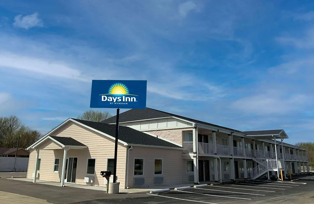 Days Inn By Wyndham Troy Il-1