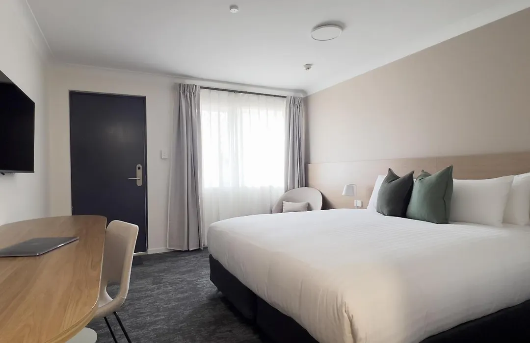 The Phoenix Artesian Spa Resort And Accommodation-1