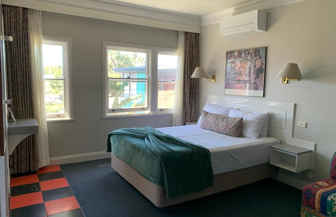 Moruya Monarch Hotel-1