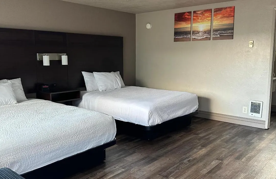 Travelodge By Wyndham Florence-1