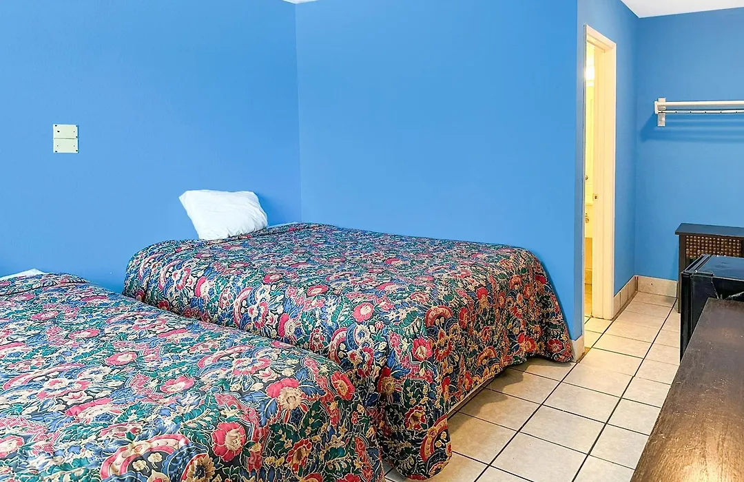Luxury Inn By Oyo Albany-1