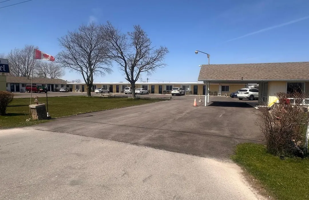 Colonial Motel-1
