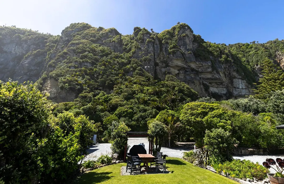 Punakaiki Beachfront Motels-1