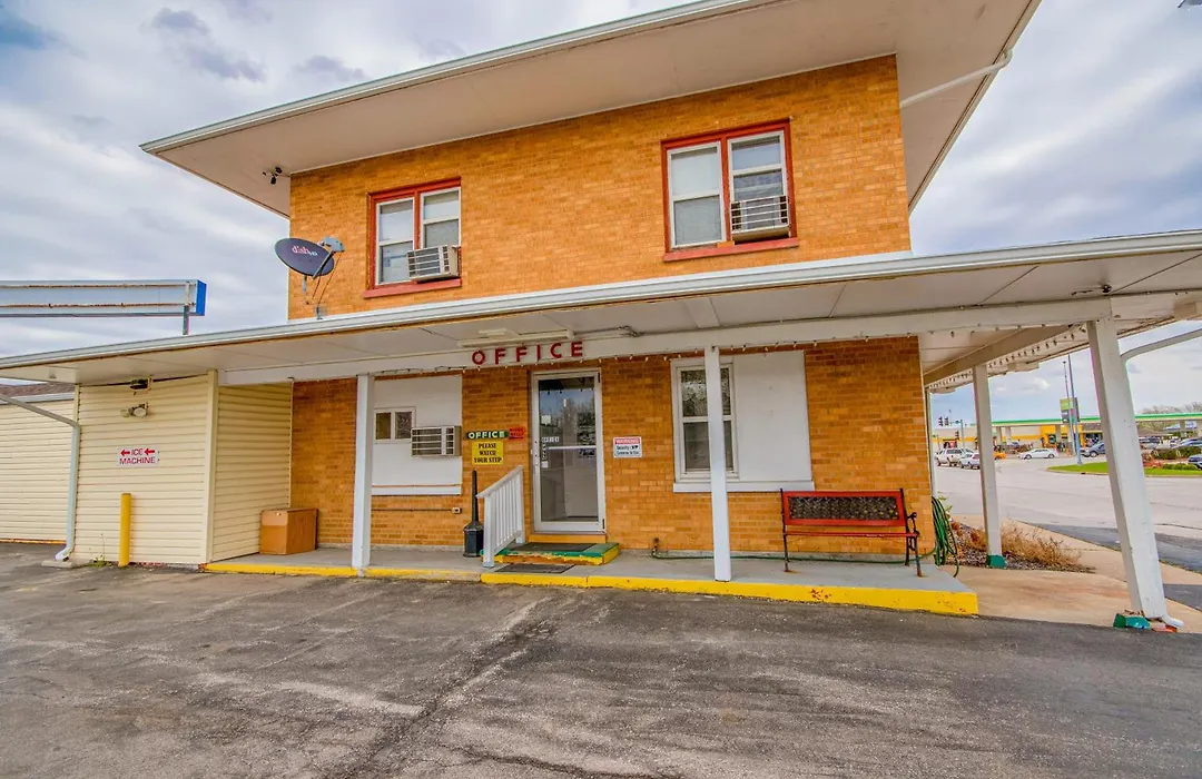 Oyo Travelier Motel-1
