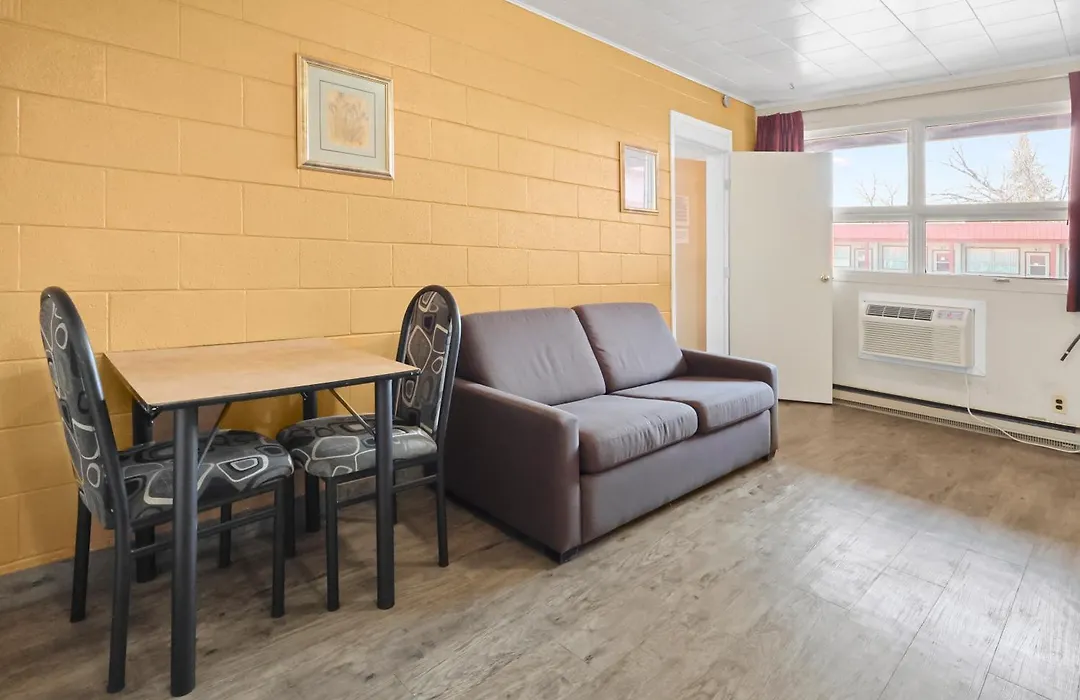 Dauphin Inn Express-1