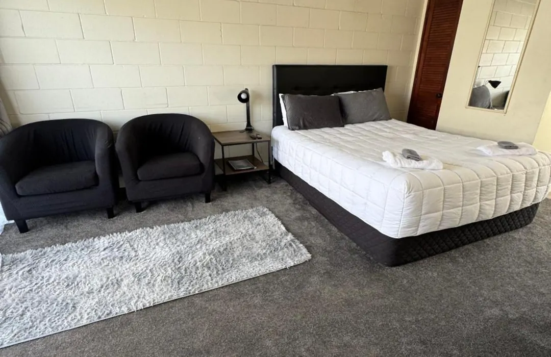 Fountain Court Motel-1