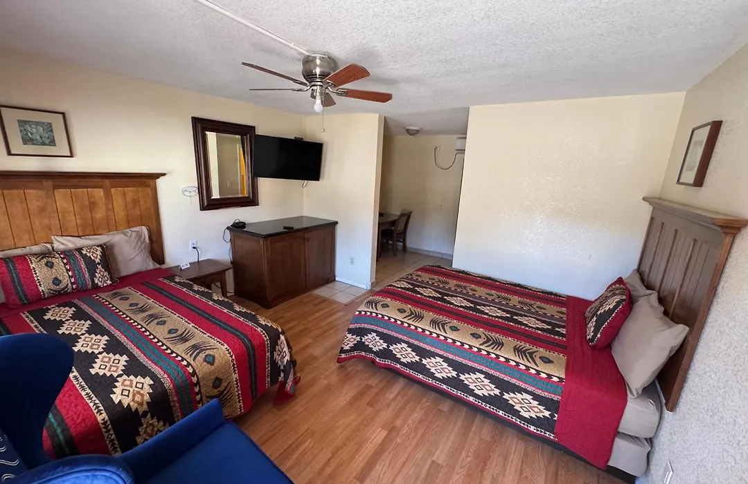 Apache Motel-1