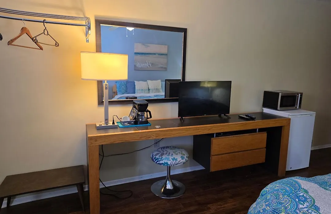 Shenstone Motor Inn-1
